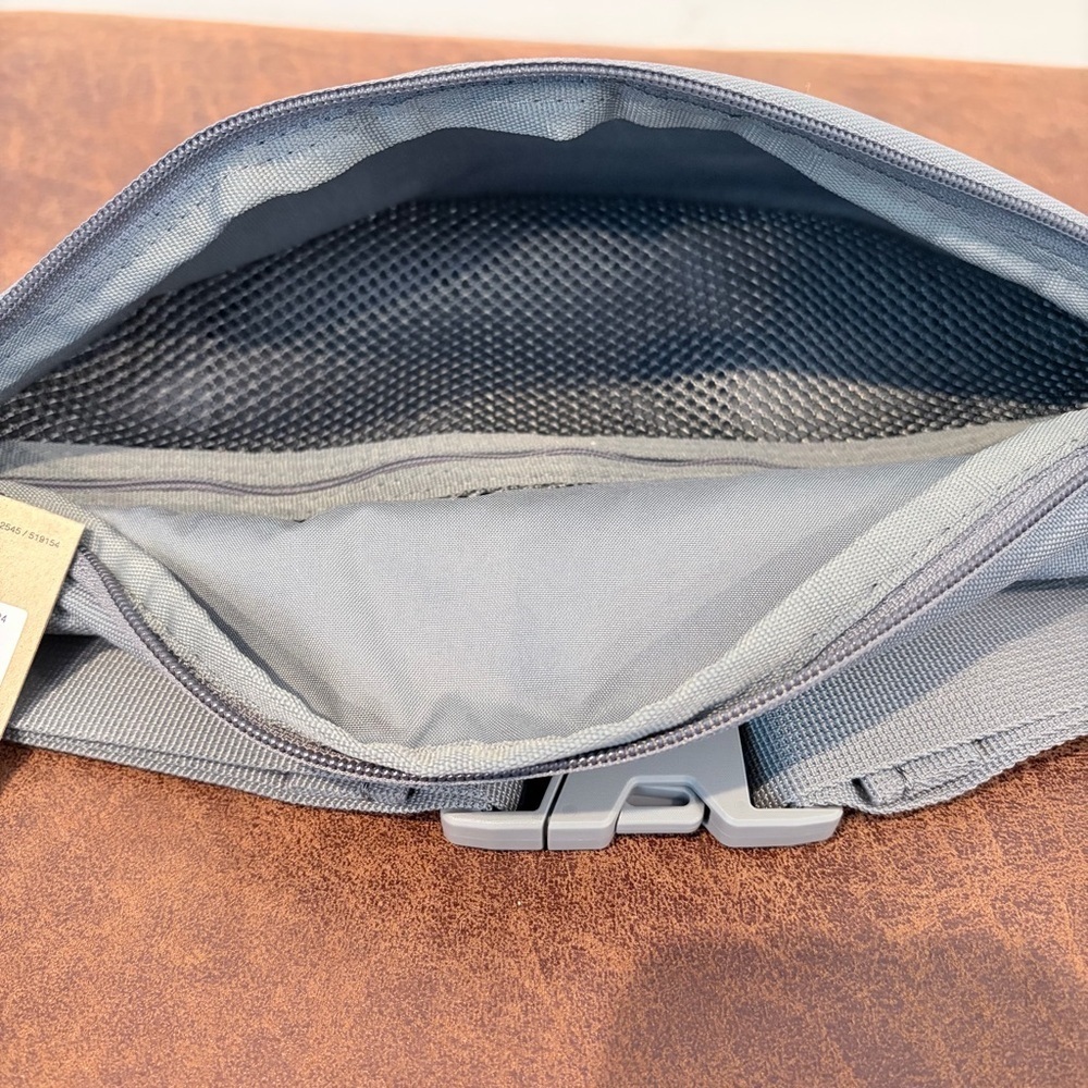 Nike Gray Minimalist Belt Bag Crossbody Fanny Pack Sporty Athleisure Workout - Picture 10 of 11